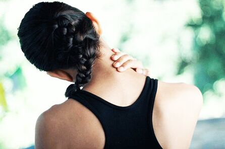 Beschwerden für Bewegungen im Nacken - Symptom der Osteochondose